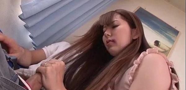  Yui Hatano uses her lips to devour a whole dick